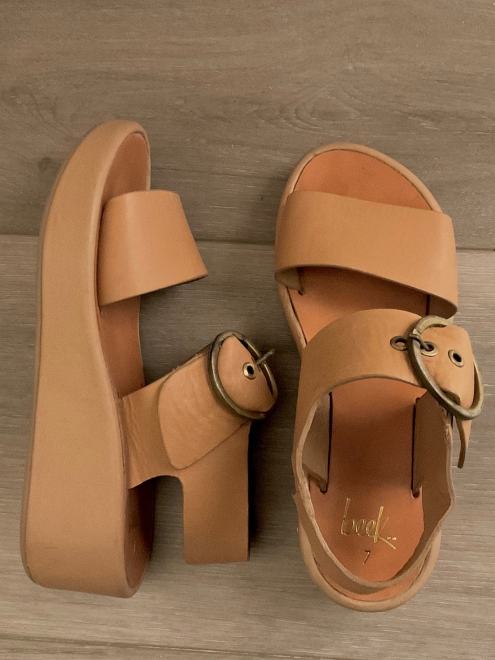 BEEK Swan Platform Wedged Sandal Tan/Brown Size 7